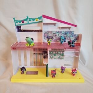 Littlest Pet Shop Playhouse with Animal Figures